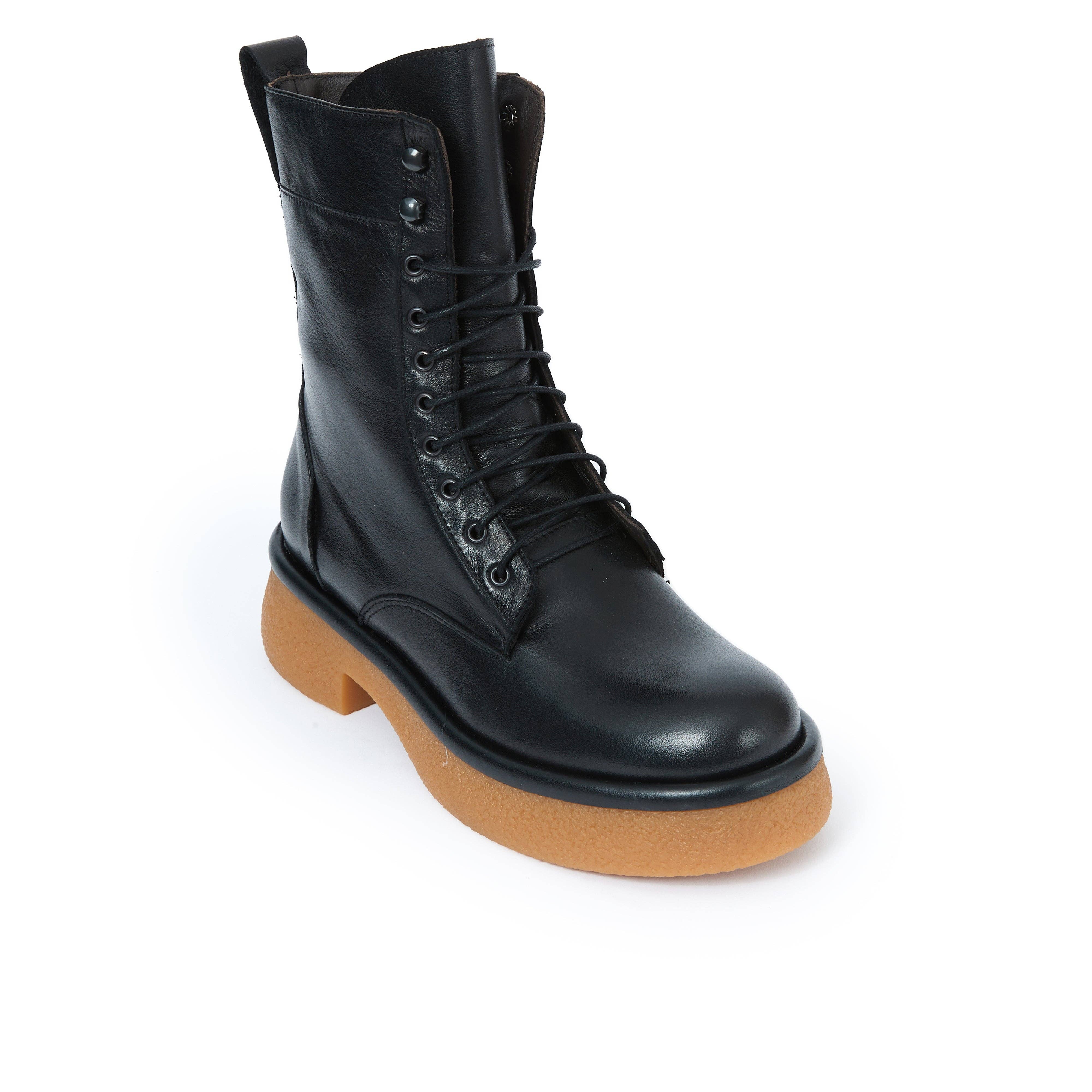 Frank Daniel Black lace-up boots for women