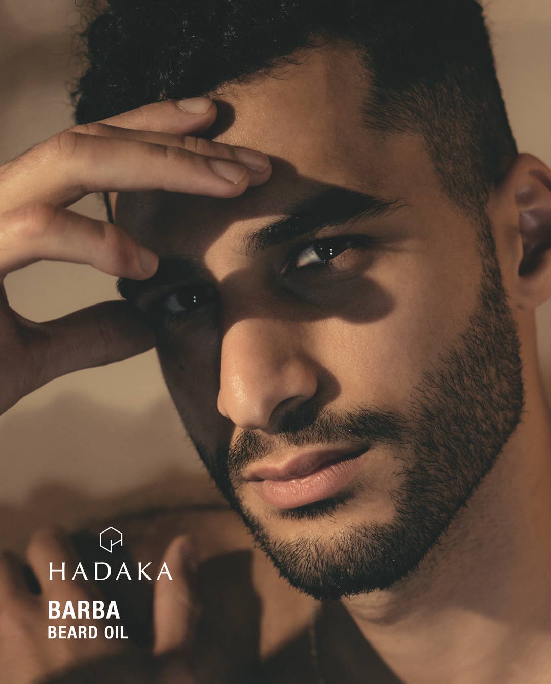 Beard Oil Softens, tames, nourishes beard.