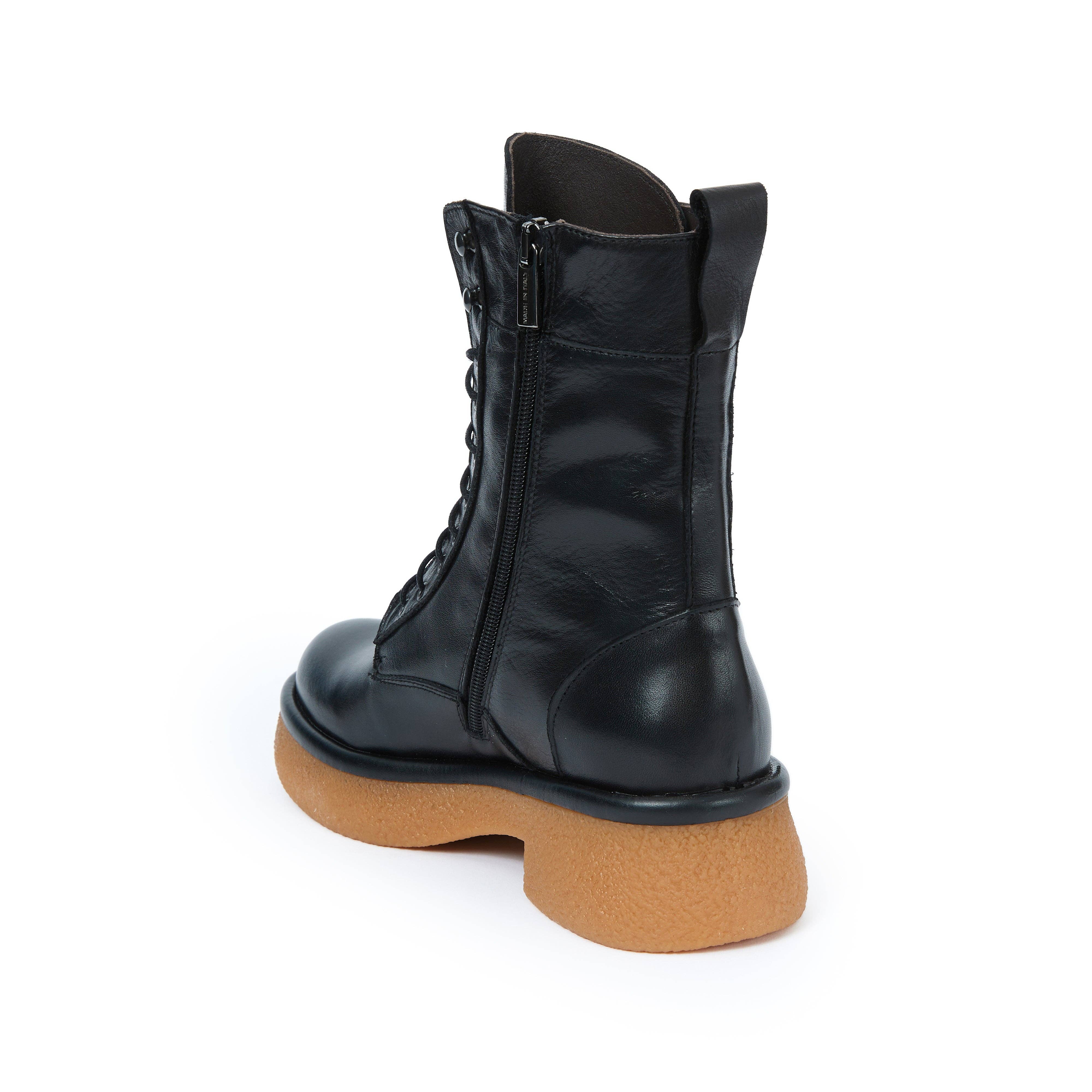 Frank Daniel Black lace-up boots for women