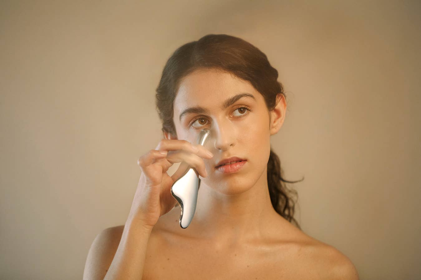 SŌLEIL Microcurrent Gua Sha. Lifts & Sculpts Face Muscles