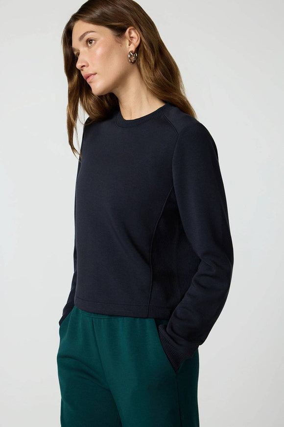 Dreamweave™ Pullover - Black