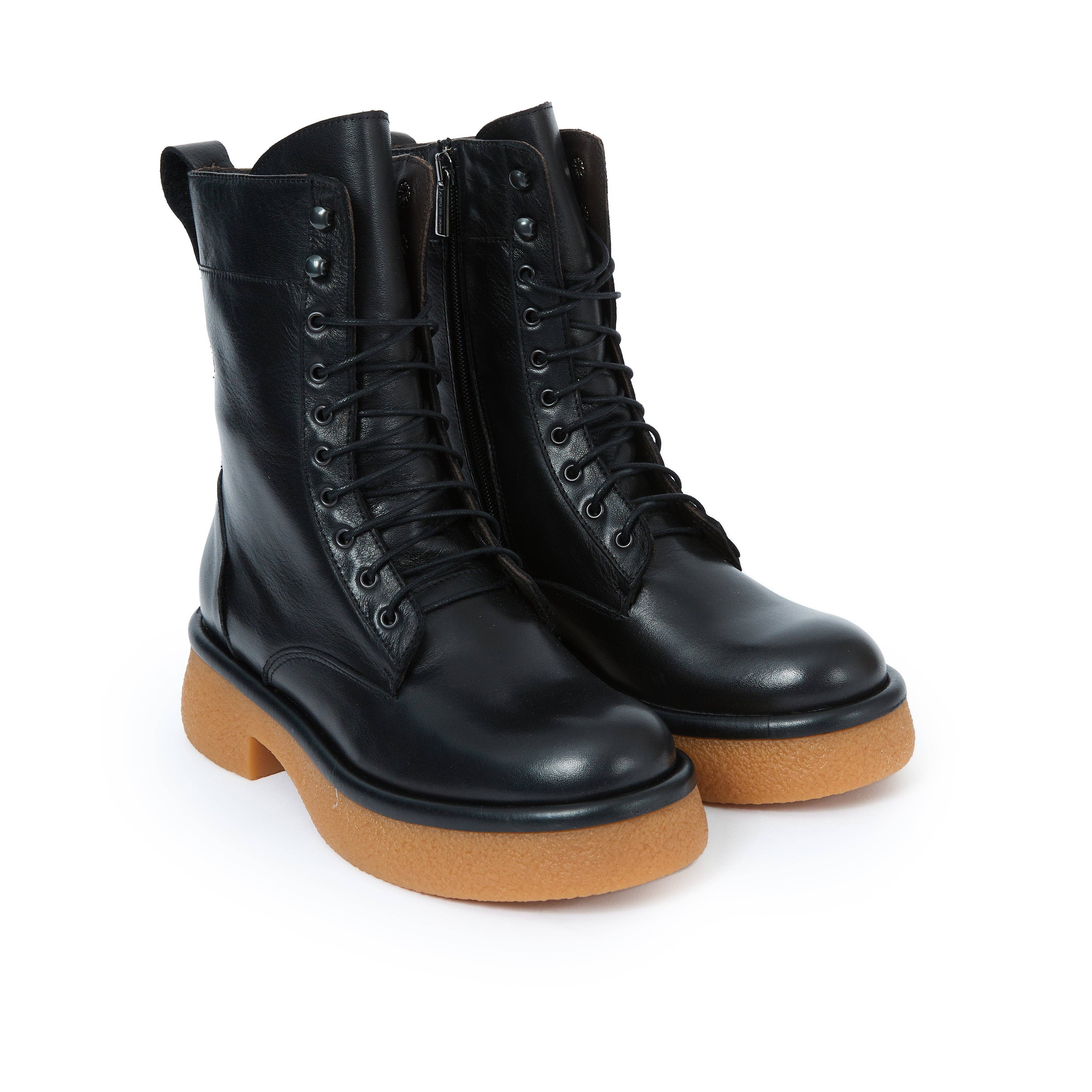 Frank Daniel Black lace-up boots for women