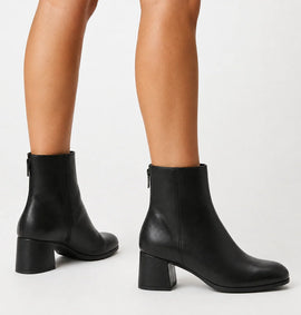 La Canadienne Jason Suede Bootie
