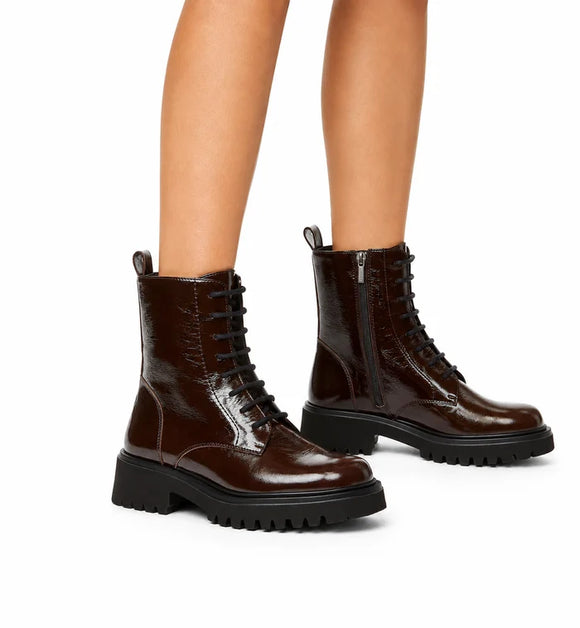 La Canadienne Knowledge Crushed Lace Up Boots