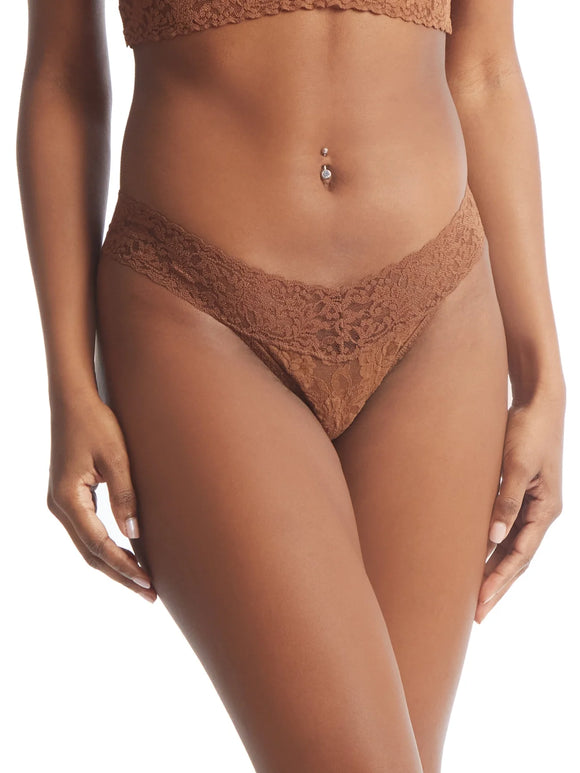 Hanky Panky Signature Lace Low Rise Thong - Packaged 4911p